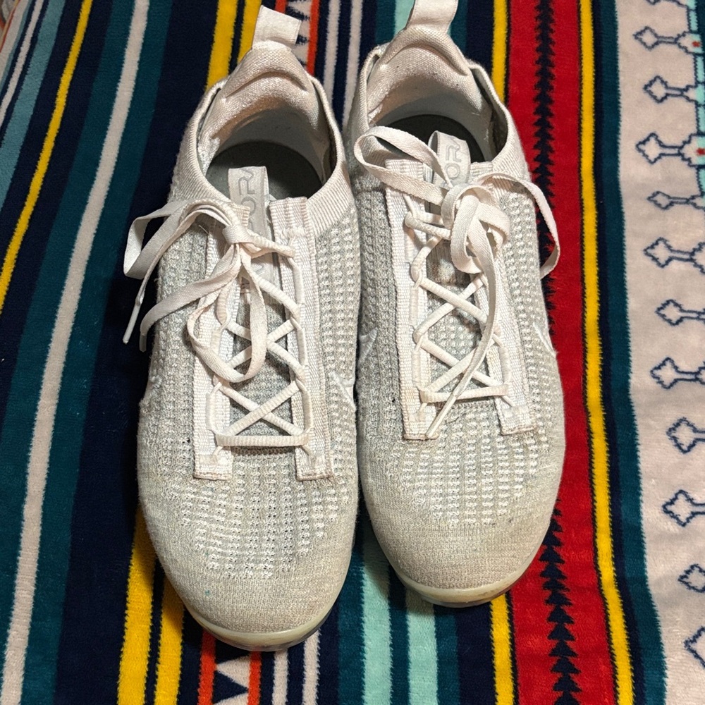 Stylish White Women's Sneakers - Picture 2 of 3